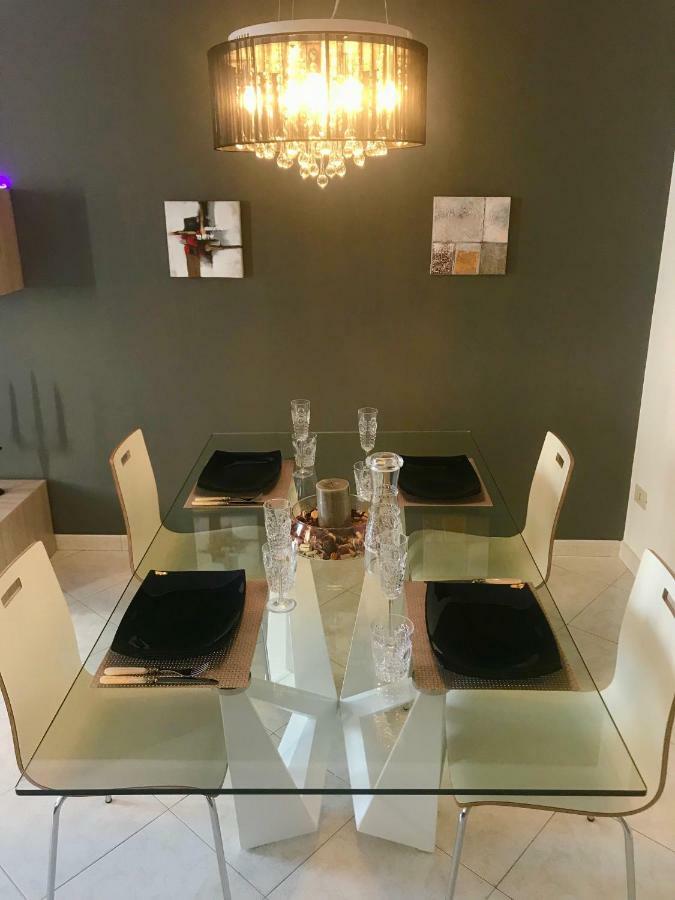 La Casa Nel Corso Apartment Cagliari Luaran gambar
